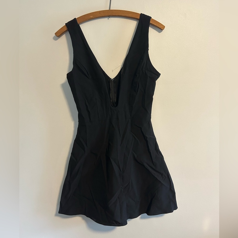 Lulu’s women’s large black deep vneck sleeveless flare skirted mini dress